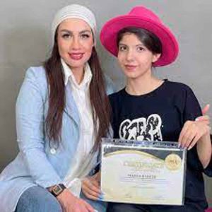 مرکز تخصصی مژه مهسا رستم پور